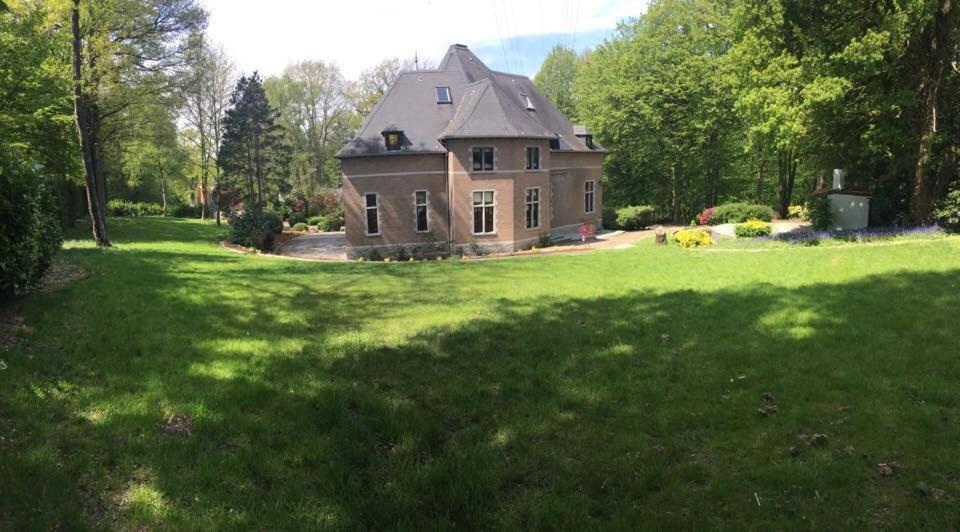 Le Chateau Des Eglantines Montignies-le-Tilleul Luaran gambar