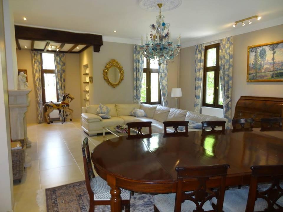 Le Chateau Des Eglantines Montignies-le-Tilleul Luaran gambar